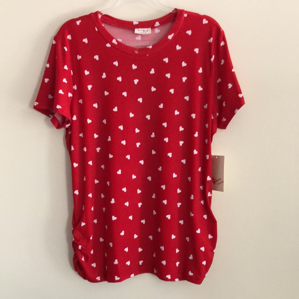 Free Kisses Red and White Heart Top SIZE 1X - Picture 9 of 9